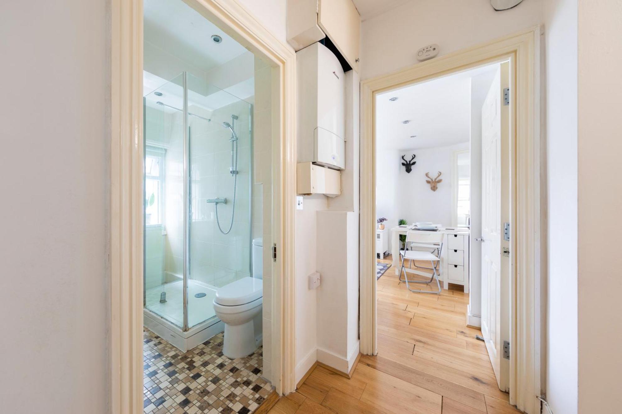 Prime Location One-Bed By Bond Street Appartement Londen Buitenkant foto